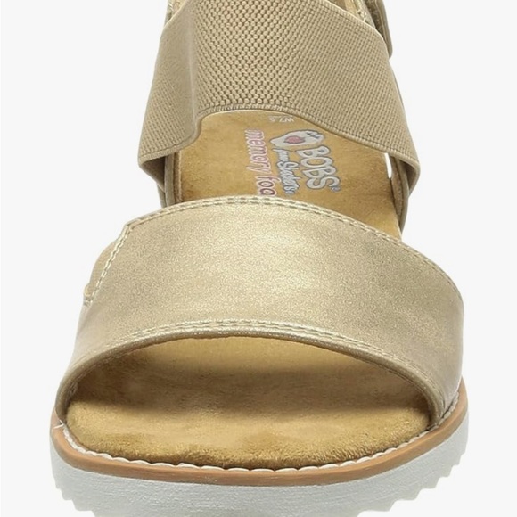 Super comfortable walking sandals by BOBS - Picture 3 of 7